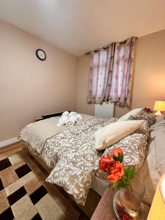 Canary Wharf Single Double And En-Suite Rooms London Kültér fotó