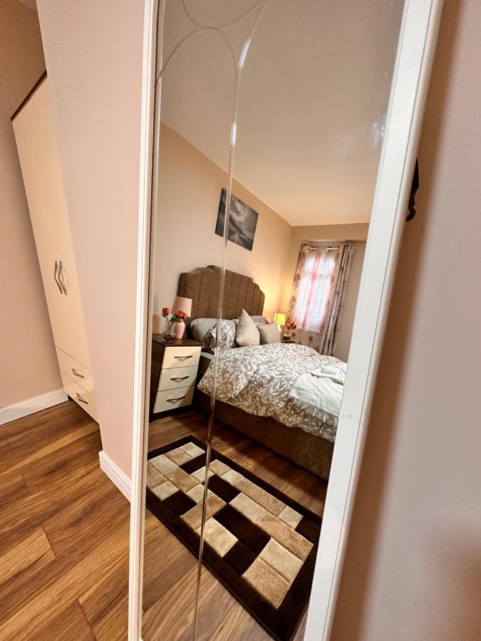 Canary Wharf Single Double And En-Suite Rooms London Kültér fotó