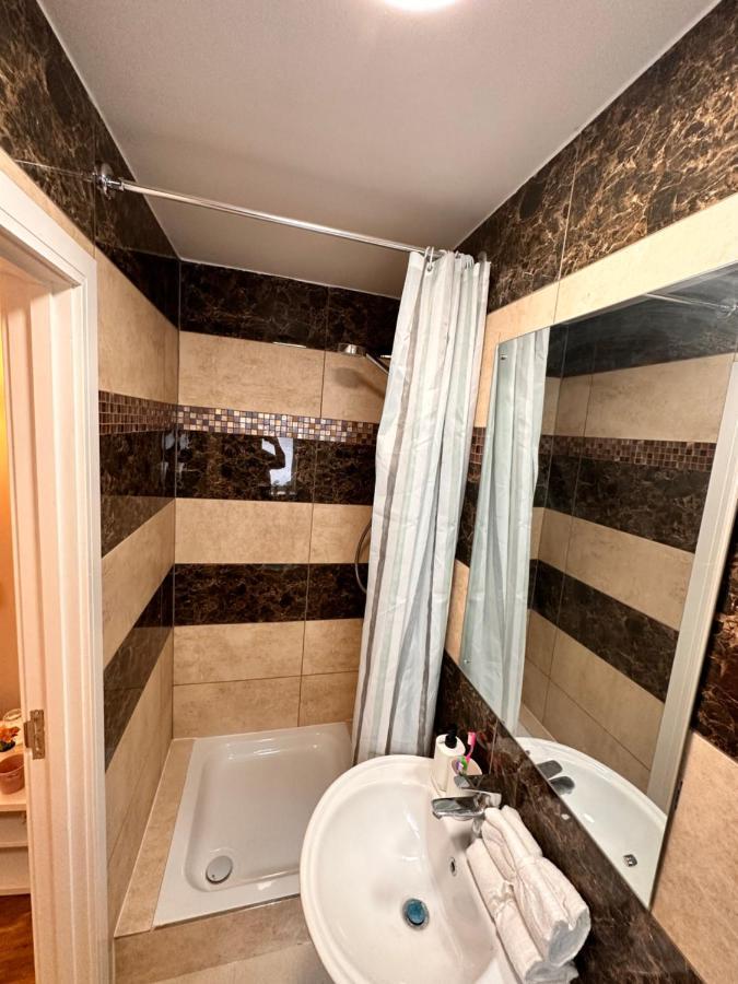 Canary Wharf Single Double And En-Suite Rooms London Kültér fotó