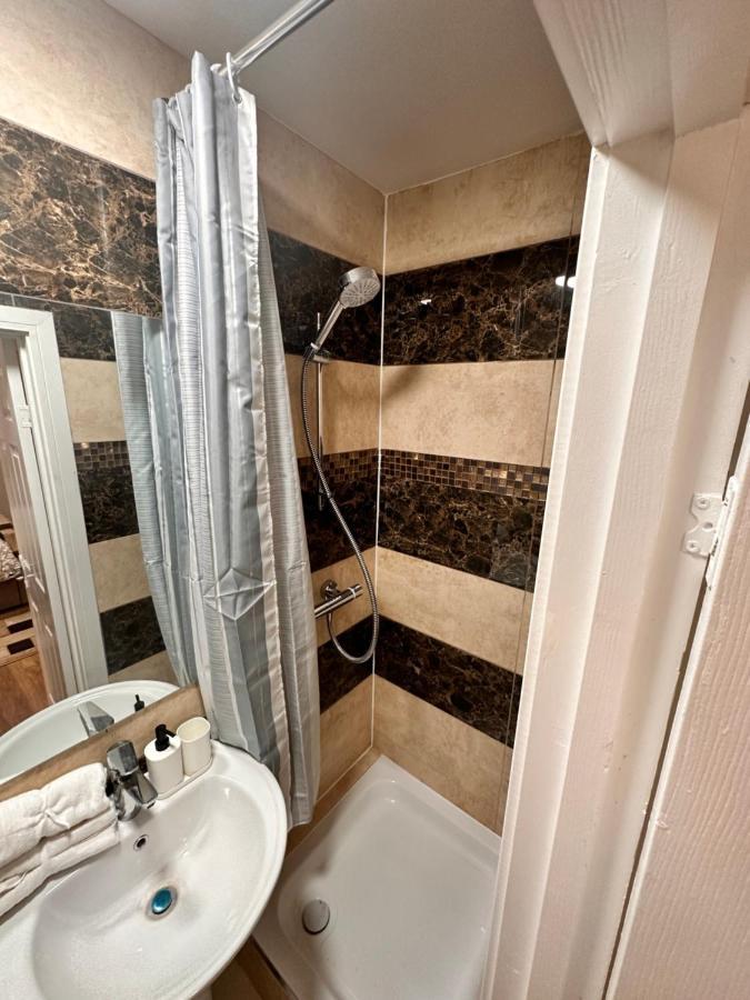 Canary Wharf Single Double And En-Suite Rooms London Kültér fotó
