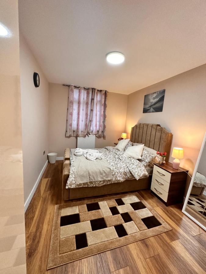 Canary Wharf Single Double And En-Suite Rooms London Kültér fotó