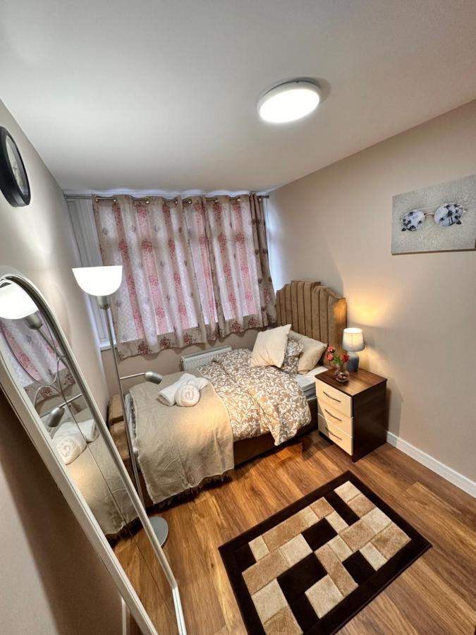 Canary Wharf Single Double And En-Suite Rooms London Kültér fotó