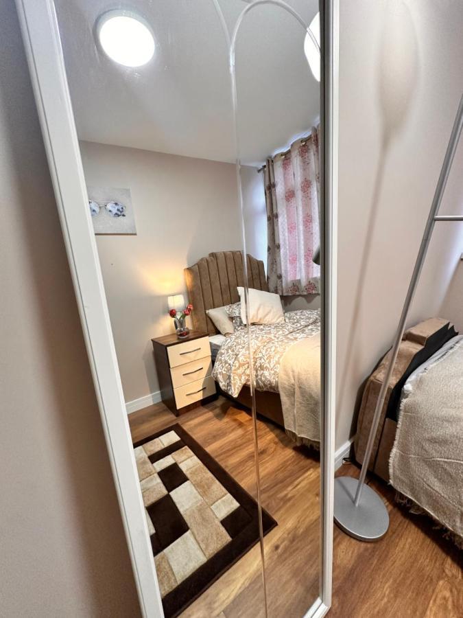 Canary Wharf Single Double And En-Suite Rooms London Kültér fotó