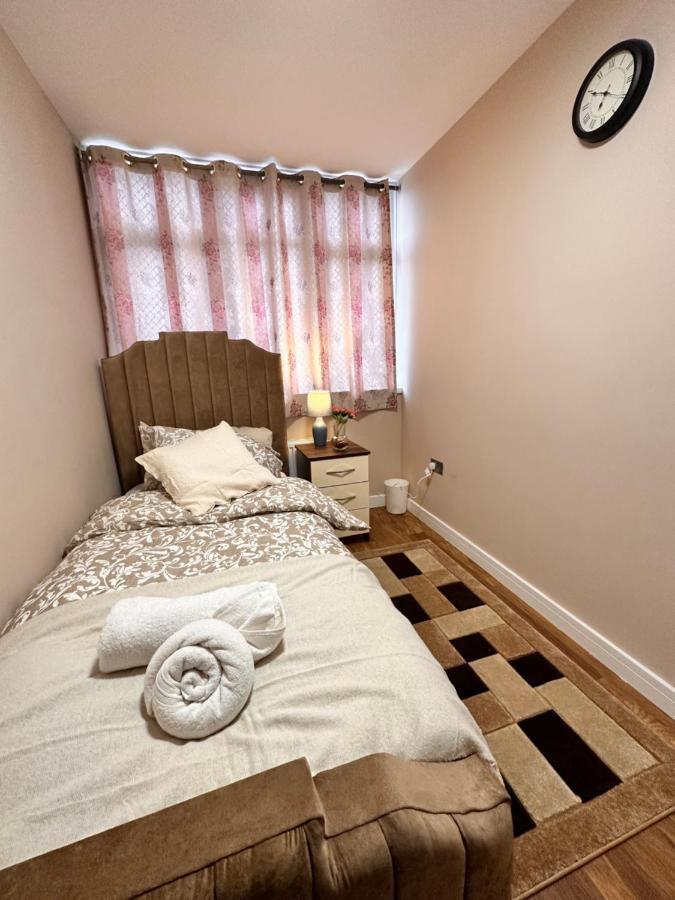 Canary Wharf Single Double And En-Suite Rooms London Kültér fotó