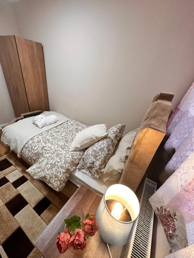 Canary Wharf Single Double And En-Suite Rooms London Kültér fotó