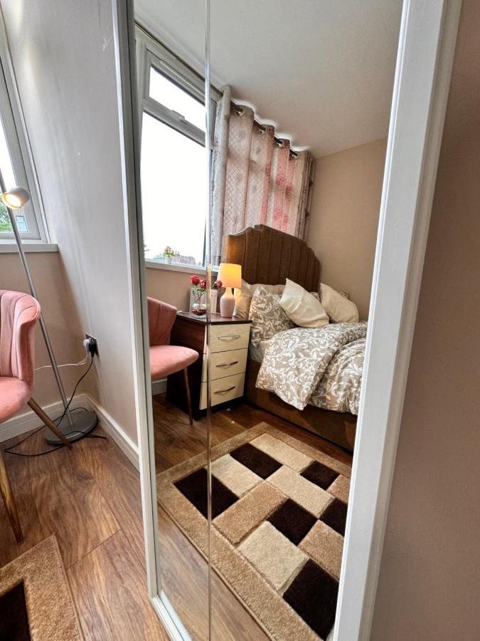 Canary Wharf Single Double And En-Suite Rooms London Kültér fotó