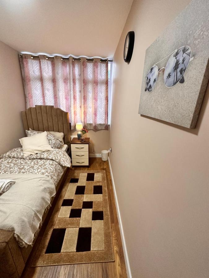 Canary Wharf Single Double And En-Suite Rooms London Kültér fotó